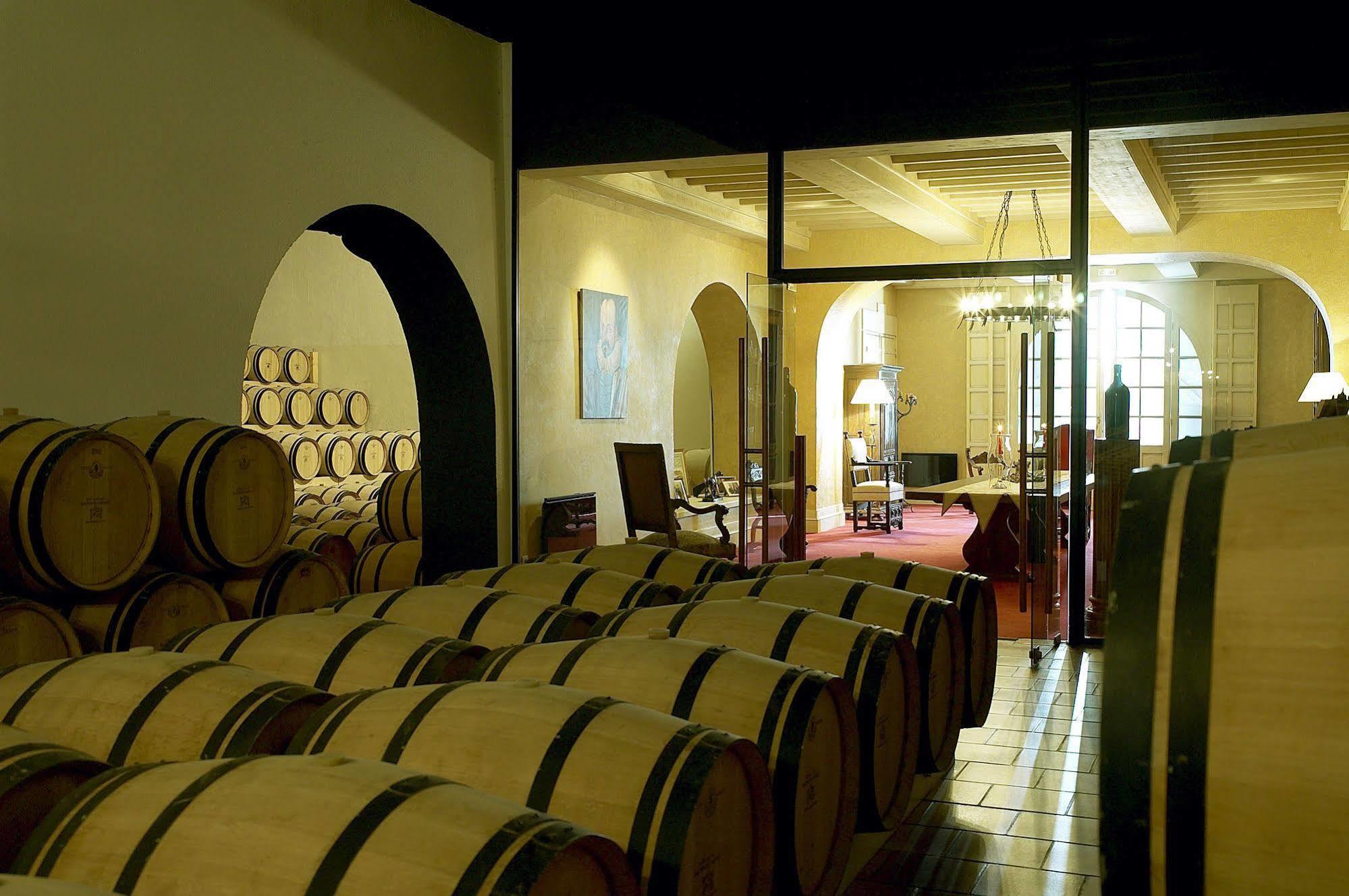 Chateau La Tour Carnet Saint-Laurent-de-Medoc Bagian luar foto